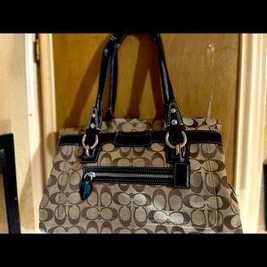 Only one owner of this beauty!! A Authenticated Coach Hobo purse, Serial number